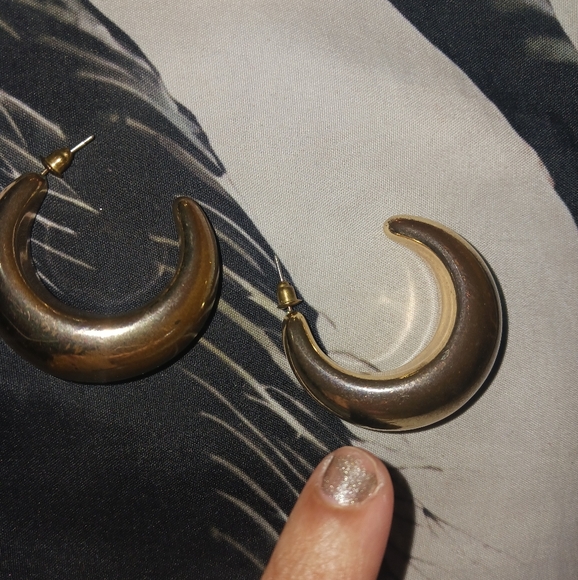 Bundle of Women Gold Fashion Jewerly - Picture 12 of 12